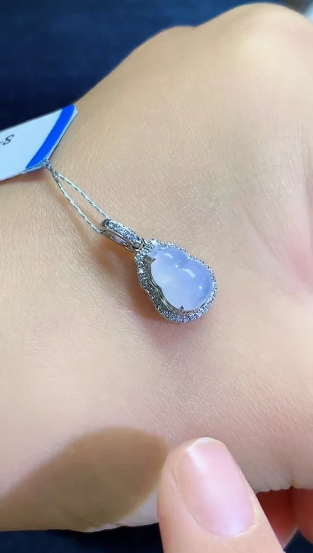 吊坠(不含链)18K金镶嵌翡翠多样性发其一