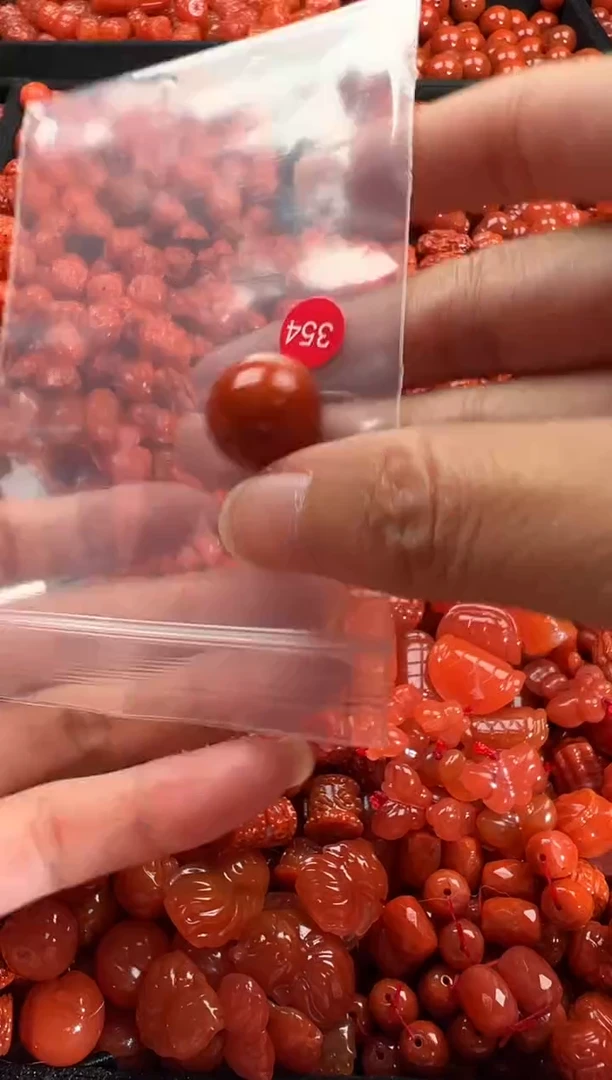 颈饰未镶嵌南红玛瑙1