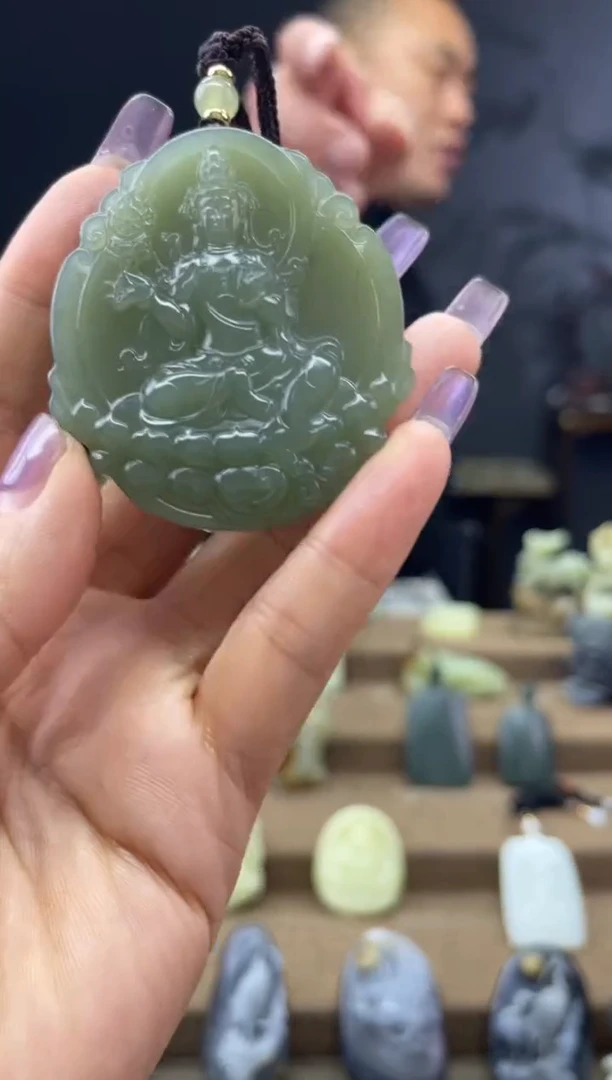 颈饰未镶嵌和田玉1