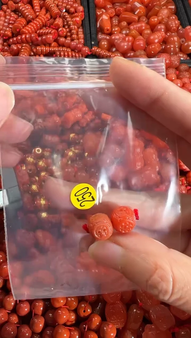 【闪购商品】南红玛瑙颈饰未镶嵌1