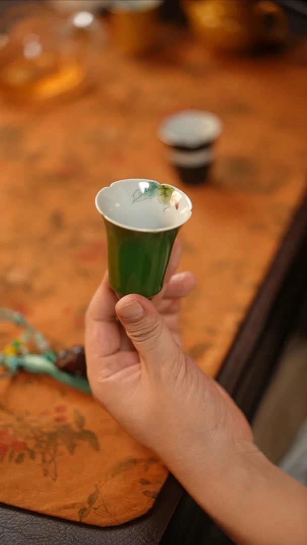 茶具手绘绿色花边葵口杯