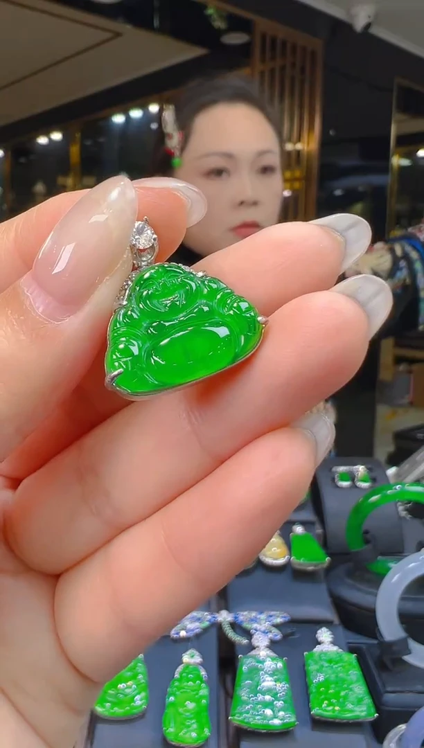 吊坠(赠链)银S925镶嵌翡翠120(多样性发货发其一)