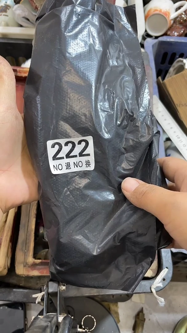 苏****，所拍商品均为残品，付款表示默认，不退不换，看好下单，