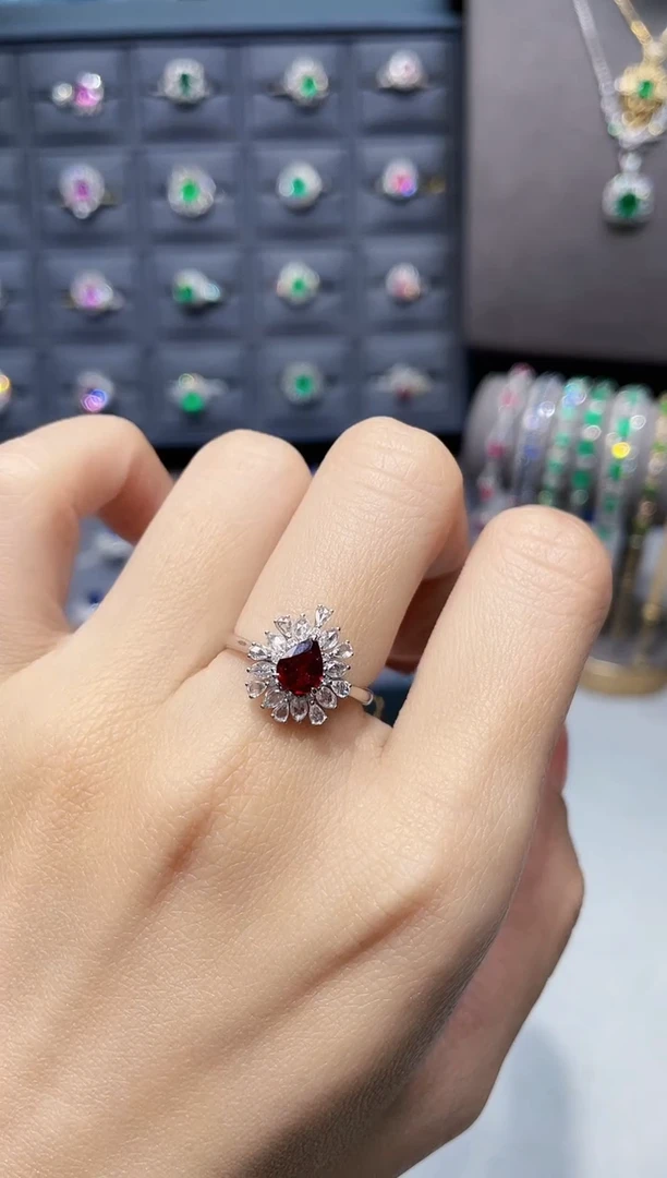 【闪购商品】红宝石戒指18K金镶嵌0.81克拉