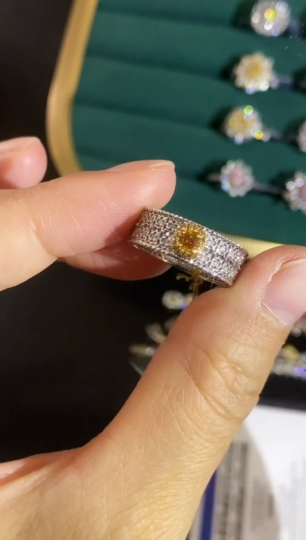 18K金镶嵌戒指钻石231