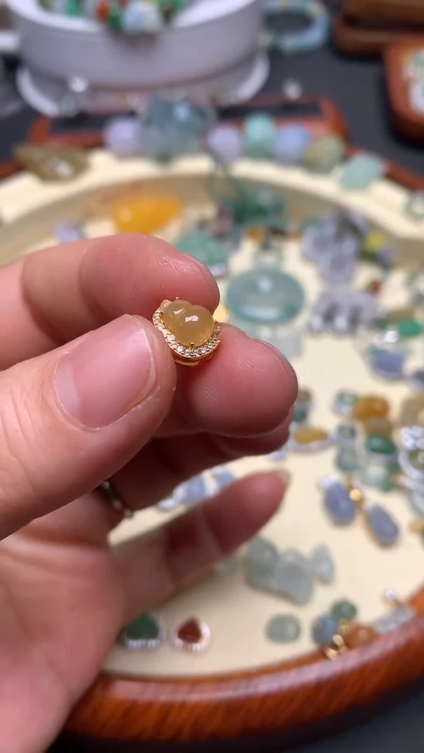 【闪购商品】翡翠颈饰银S925镶嵌翡翠镶嵌葫芦黄