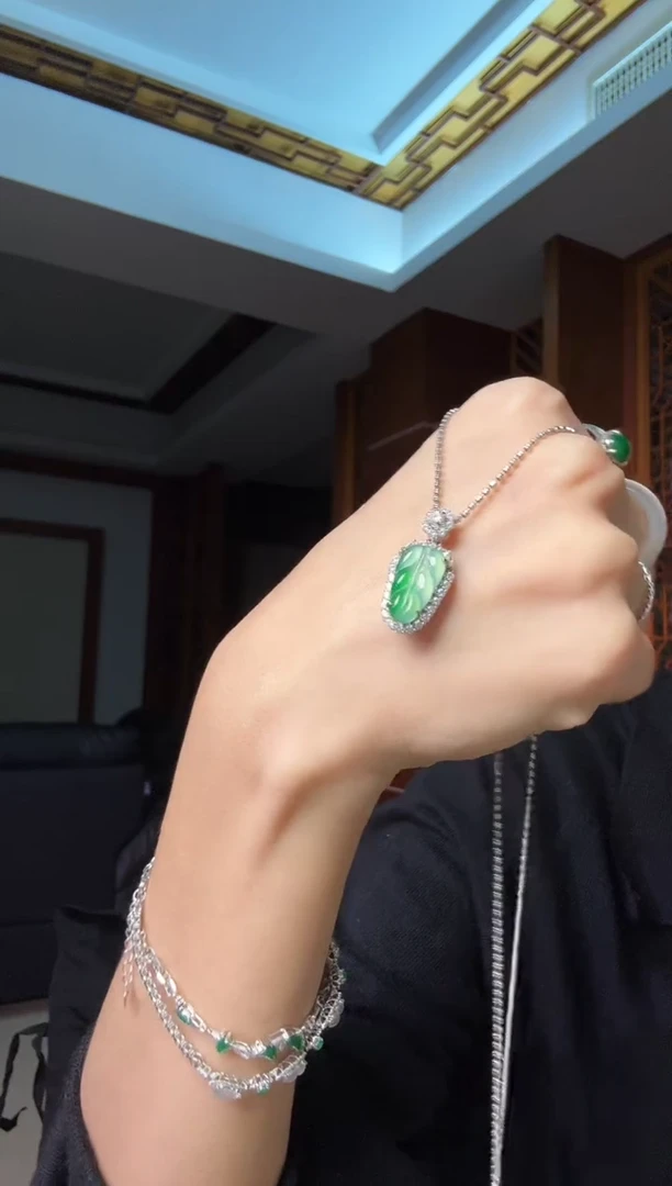 吊坠(不含链)银S925镶嵌翡翠天然翡翠吊坠