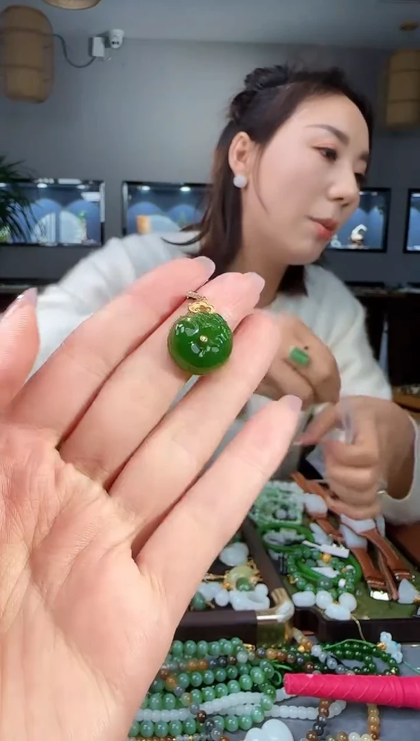 吊坠(不含链)18K金镶嵌和田玉1