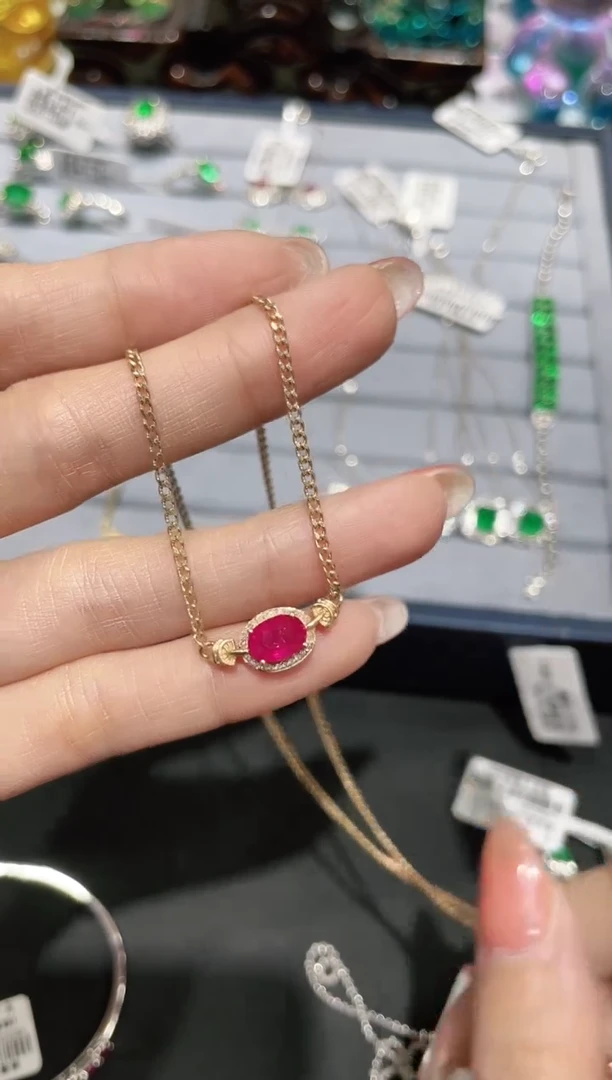 18K金镶嵌项链红宝石项链