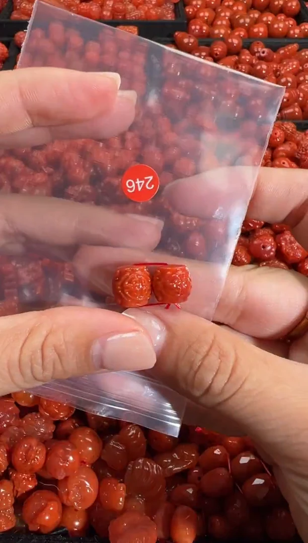 颈饰未镶嵌南红玛瑙1