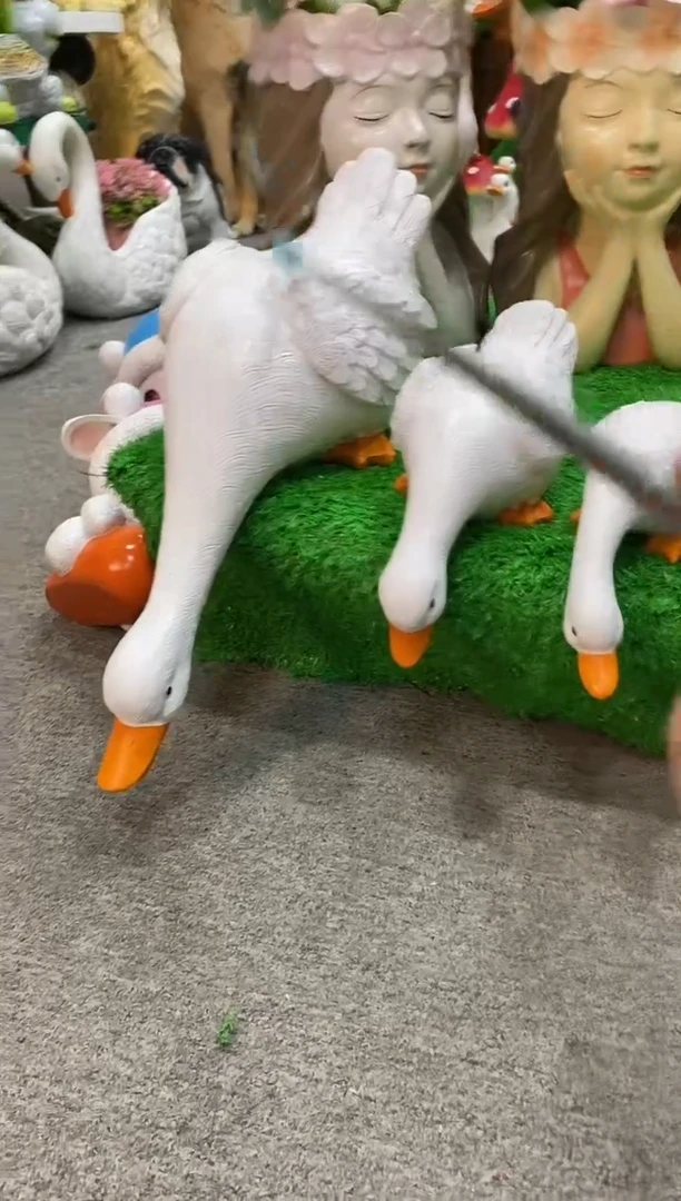 树脂可以喝水鸭摆件