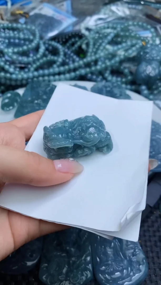 【闪购商品】翡翠颈饰未镶嵌          