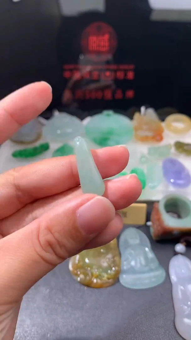 未镶嵌定制翡翠