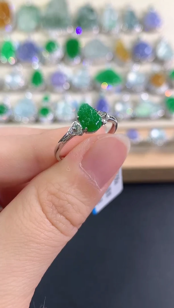 18K金镶嵌戒指翡翠b37多样性一件发