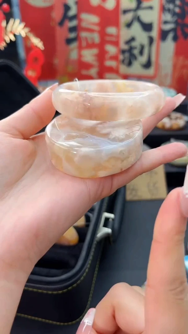 【闪购商品】石英质玉手镯未镶嵌赠送镯心（57圈口）