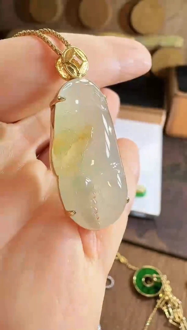 翡翠18K金镶嵌吊坠(不含链)吊坠