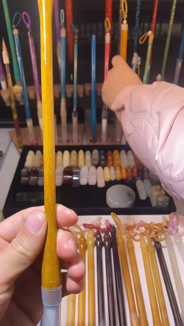 绿色玉石圆形镇尺1个