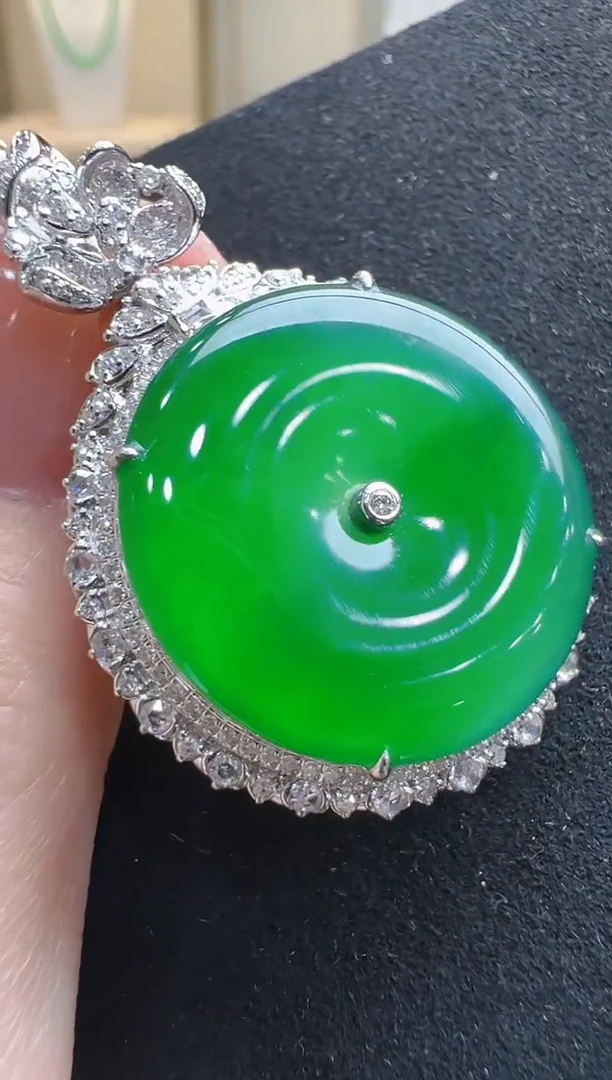 【闪购商品】翡翠吊坠(不含链)18K金镶嵌多样性发货拍一发一