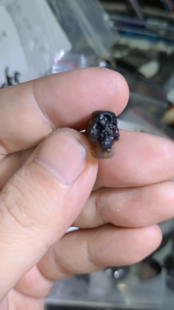 玛瑙/玉髓颈饰未镶嵌黑三全三通异色