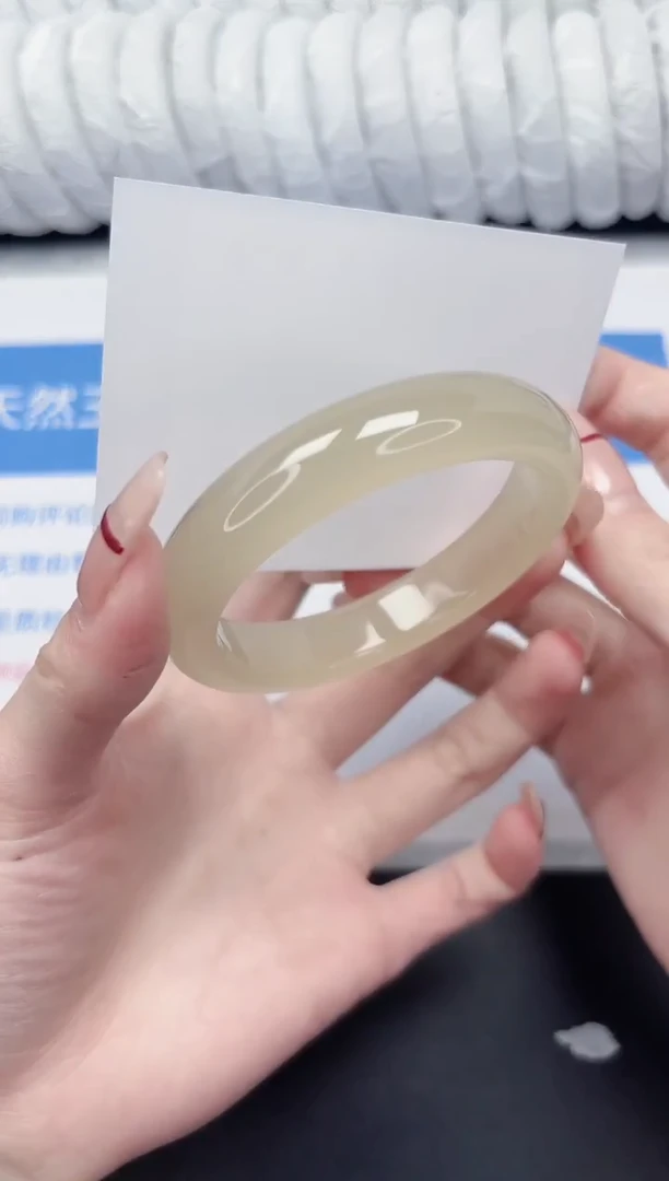 未镶嵌手镯石英质玉92-57.1XBJ