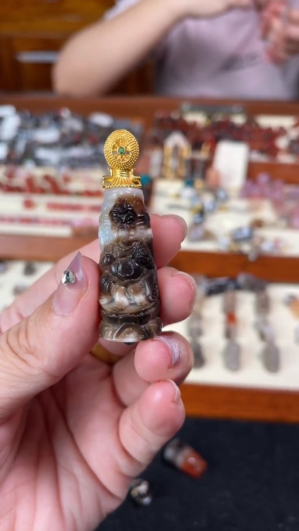 玛瑙/玉髓颈饰银S925镶嵌77精工象财天吊坠