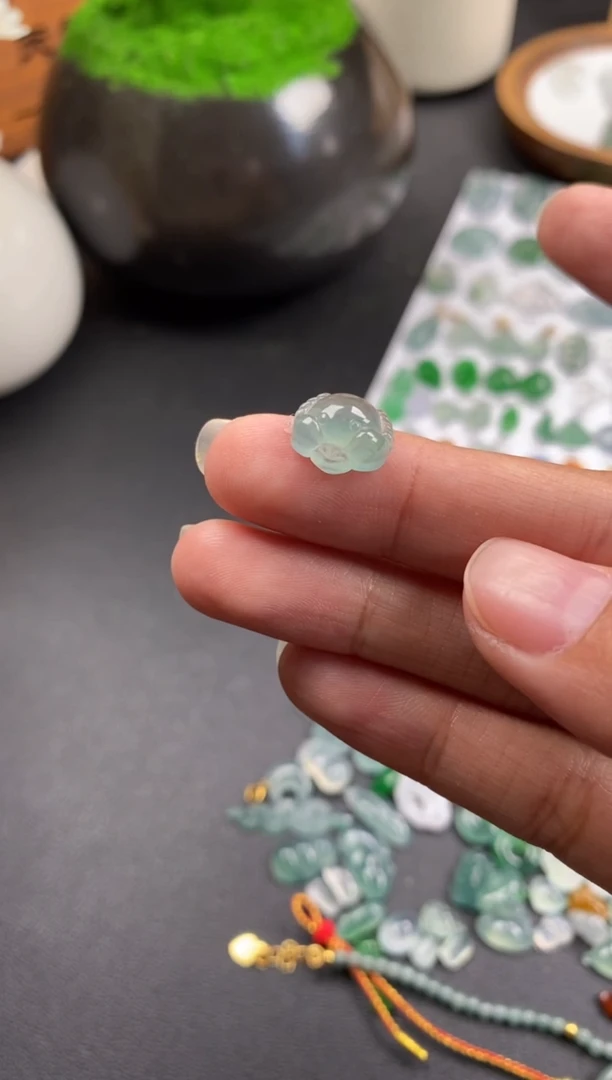 散珠翡翠晴底螃蟹