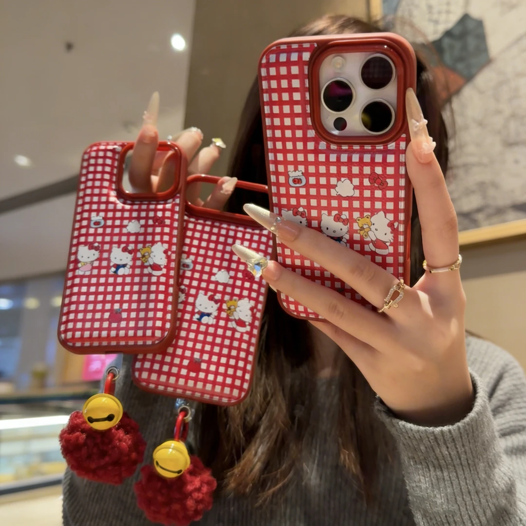 格纹三只小KT适用苹果17/16pro香奈鼓包手机壳iPhone15/14promax