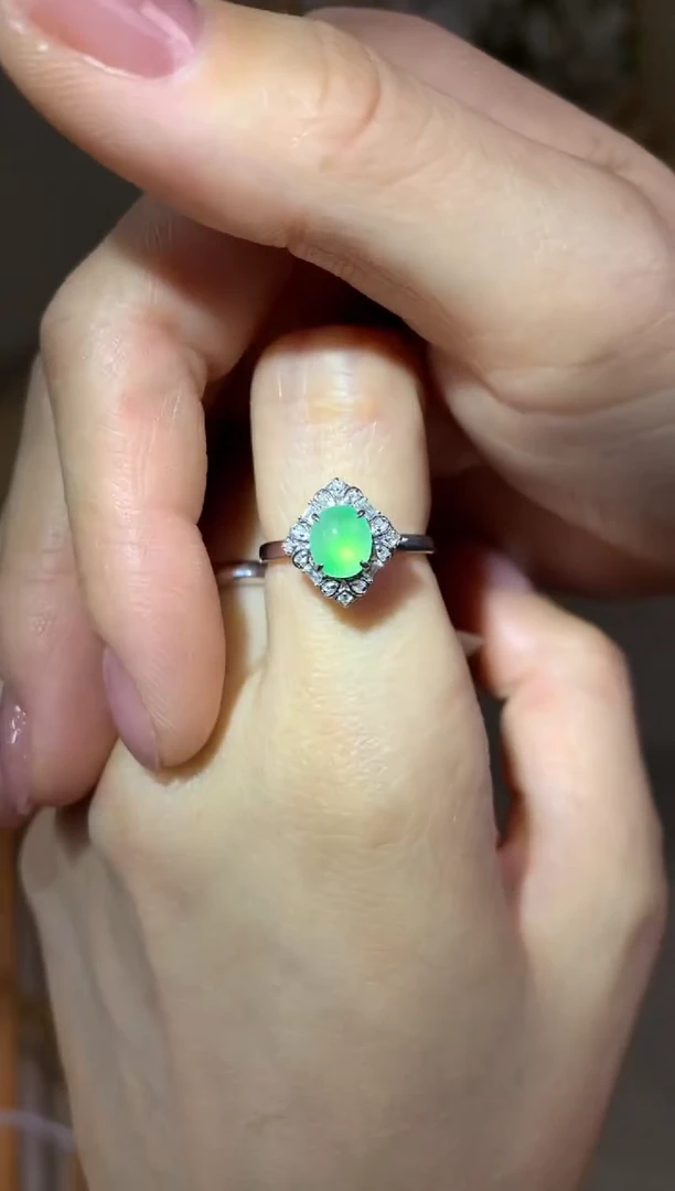 18K金镶嵌戒指翡翠|不退不换