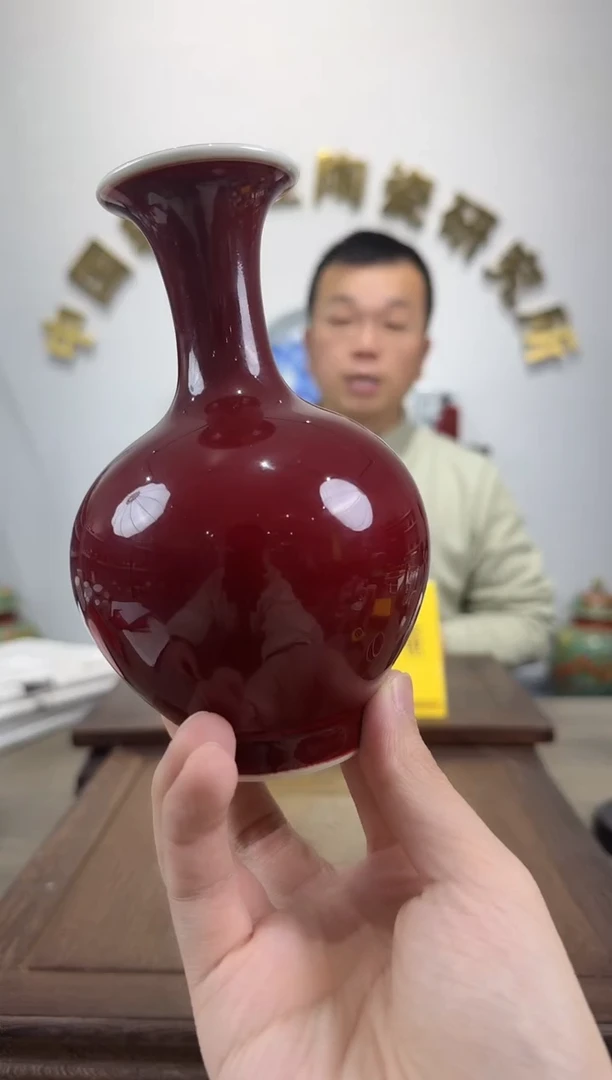 景德镇精美陶瓷小瓶