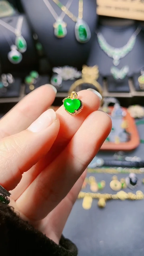 【闪购商品】翡翠吊坠(不含链)银S925镶嵌小提留