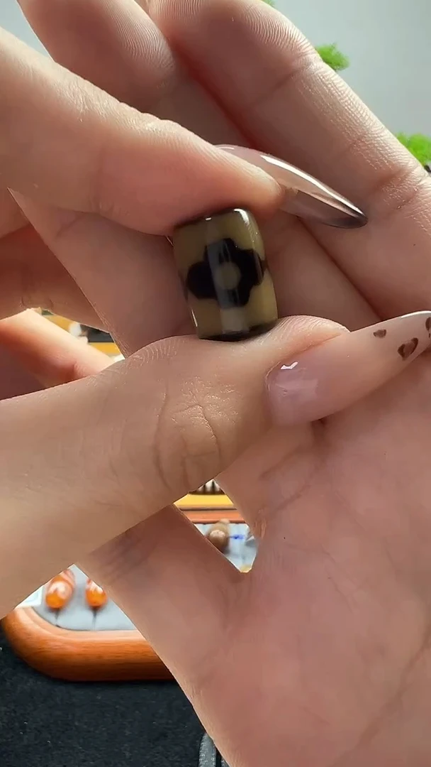 玛瑙/玉髓（覆膜）颈饰未镶嵌31.（微瑕随机发货）