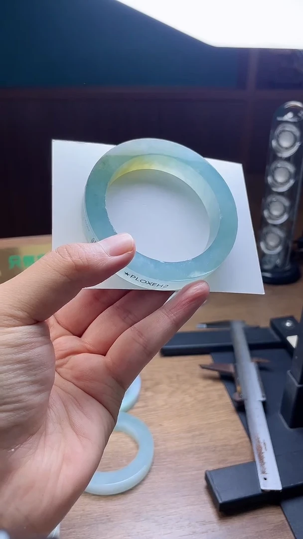 未镶嵌手镯定制翡翠人*D