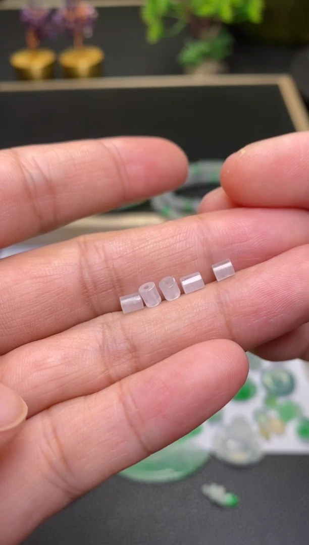 颈饰未镶嵌翡翠净货40720