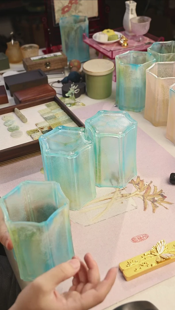 暴*386琉璃笔筒111