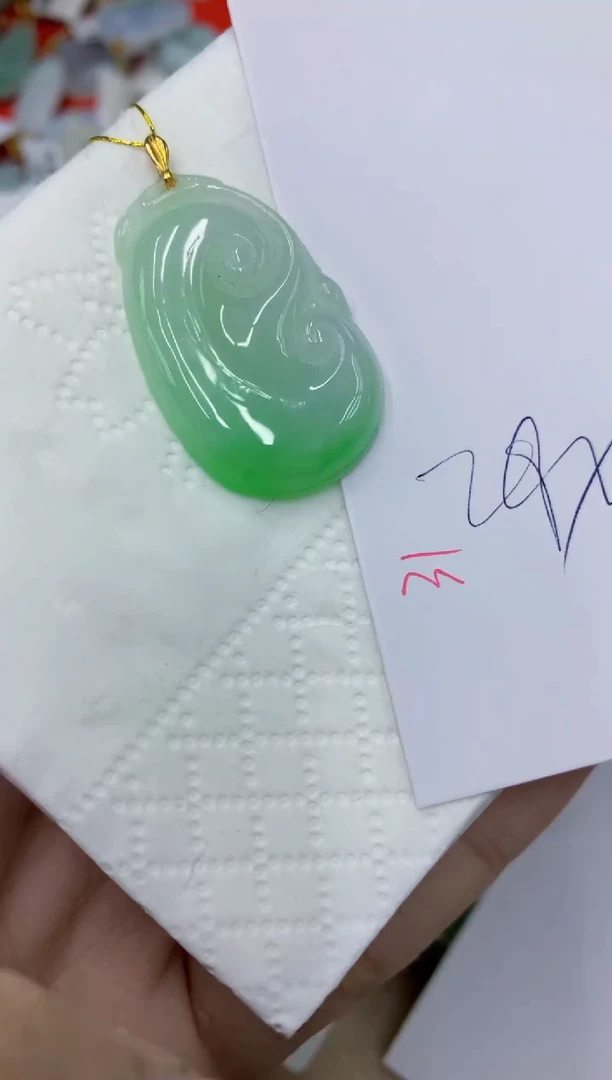 颈饰18K金镶嵌翡翠111111111111