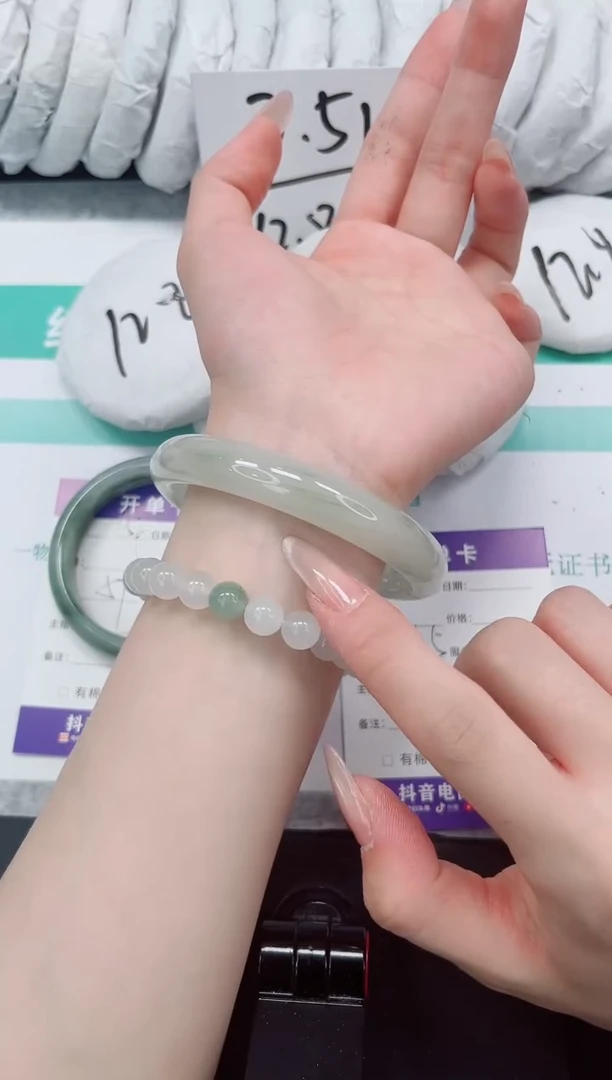 石英质玉手镯未镶嵌153-64.5