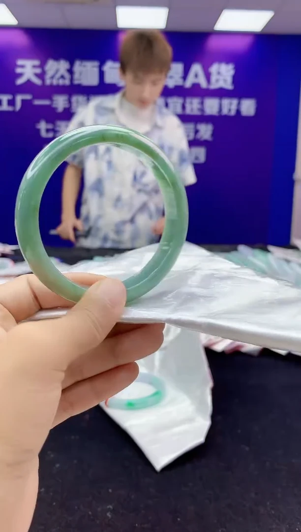 未镶嵌手镯翡翠AAAAAAAAAAAA