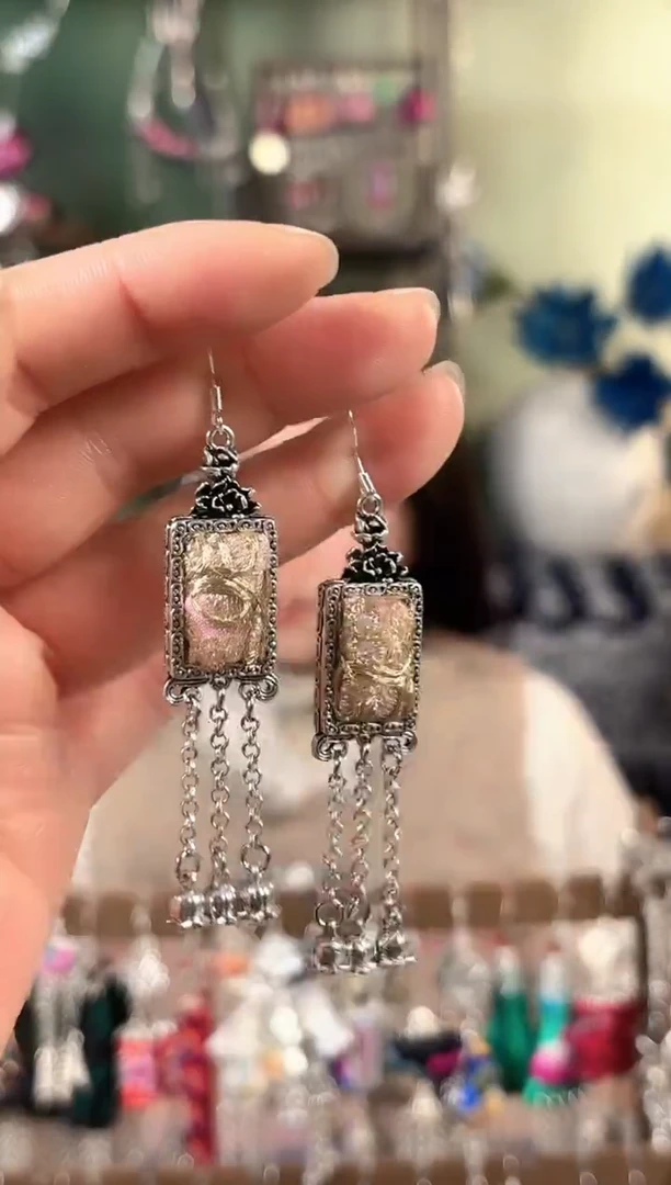 彩云南阁非遗老绣饰品520*