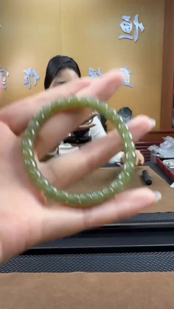 颈饰未镶嵌和田玉手串