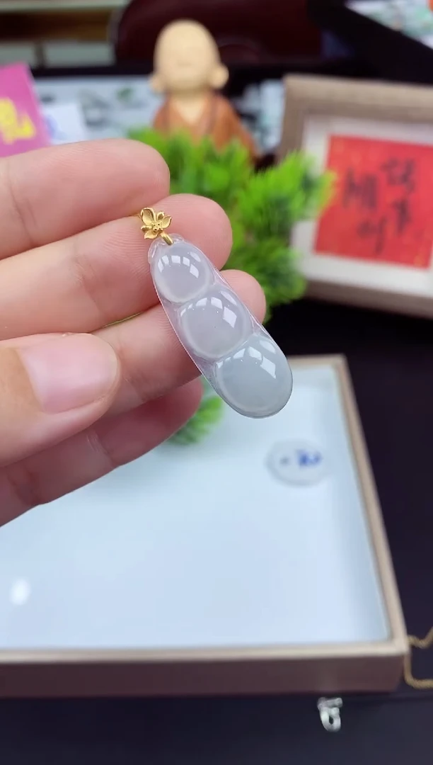 吊坠(不含链)18K金镶嵌翡翠豆子多样性发其一@@CMT