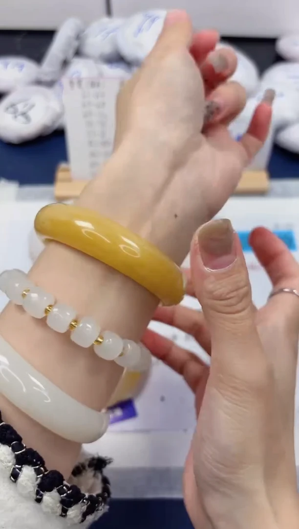 【闪购商品】石英质玉手镯未镶嵌460-财气镯-圈口56