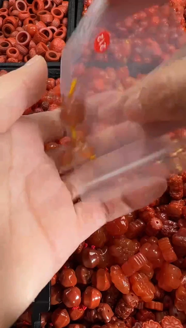 【闪购商品】南红玛瑙颈饰未镶嵌2