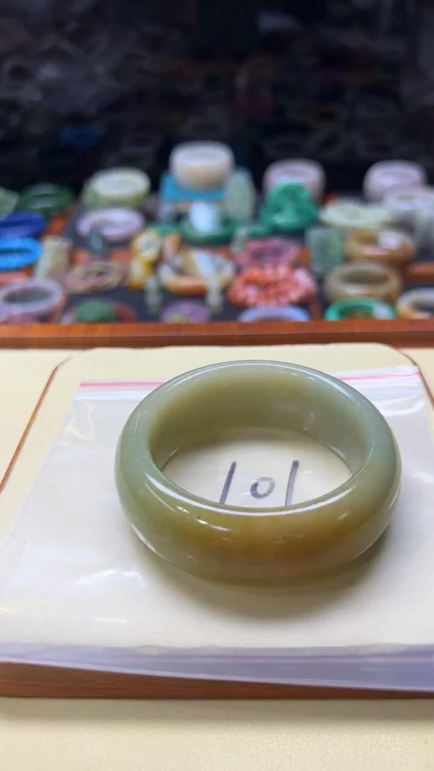 未镶嵌手镯石英质玉?****鸭101