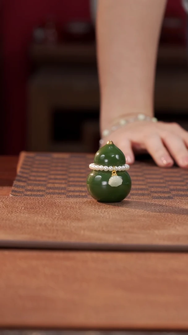 瓷片绿色葫芦茶宠