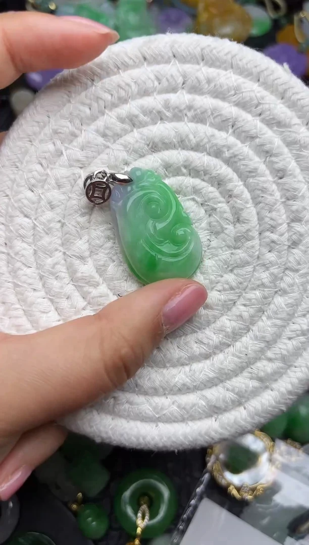 颈饰未镶嵌翡翠缅甸翡翠吊坠