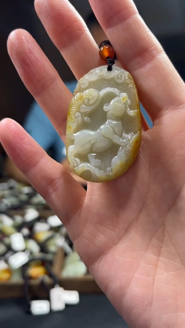 和田玉未镶嵌颈饰·