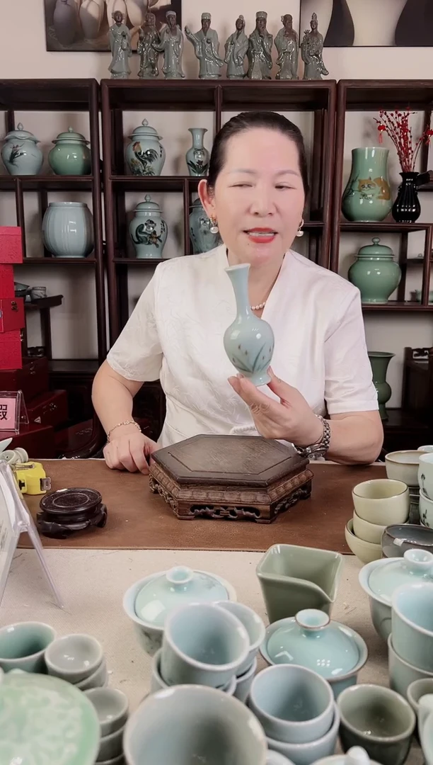 釉中彩 兰花画 台面花器