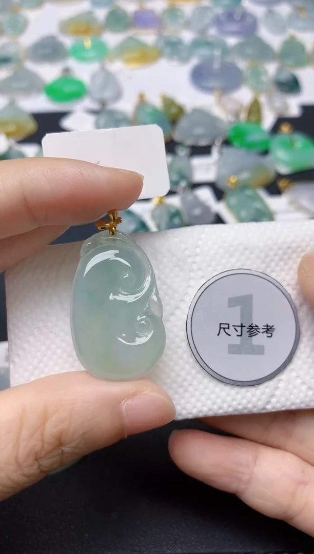 翡翠18K金镶嵌颈饰天然缅甸A货翡翠