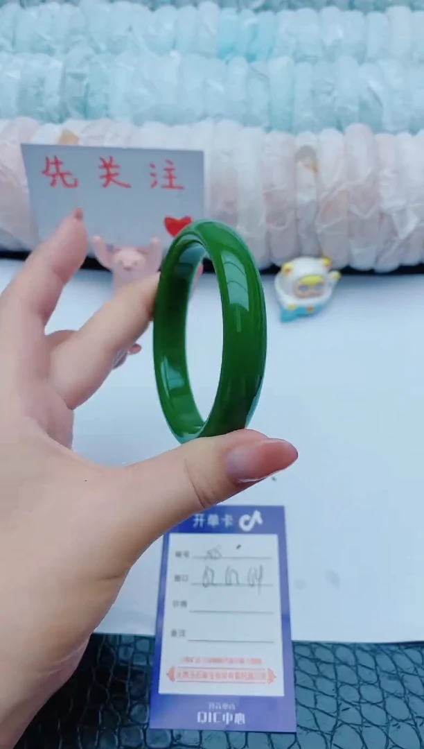 石英质玉手镯未镶嵌x18+62-63