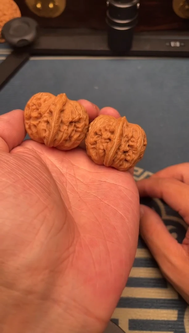 文玩核桃吊坠元宝37